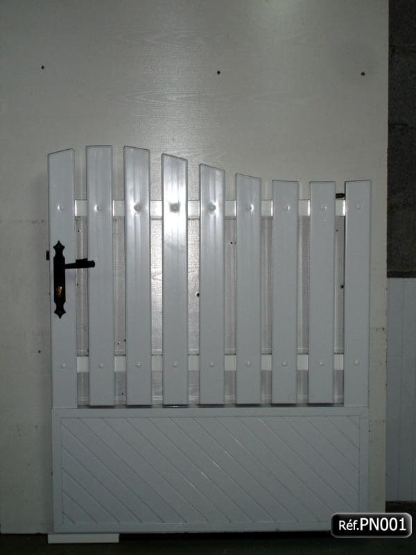 Portillon avec cadre aluminium, panneau occultant et lisse PVC
